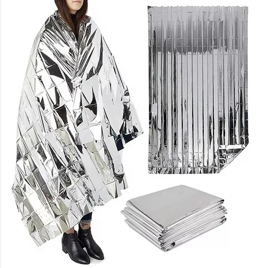Extra Large Diverses Spécifications Couvertures d'urgence en Mylar de Survie Militaire Machine Pliante Robuste Couverture d'espace Thermique en Mylar pour l'extérieur